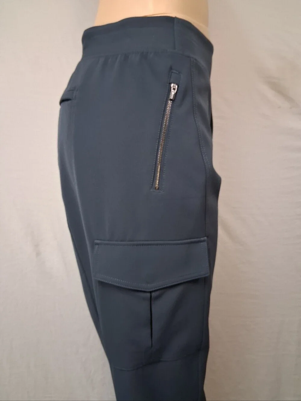 Athleta Women 's Slate Gray Cargo Pants Size 16